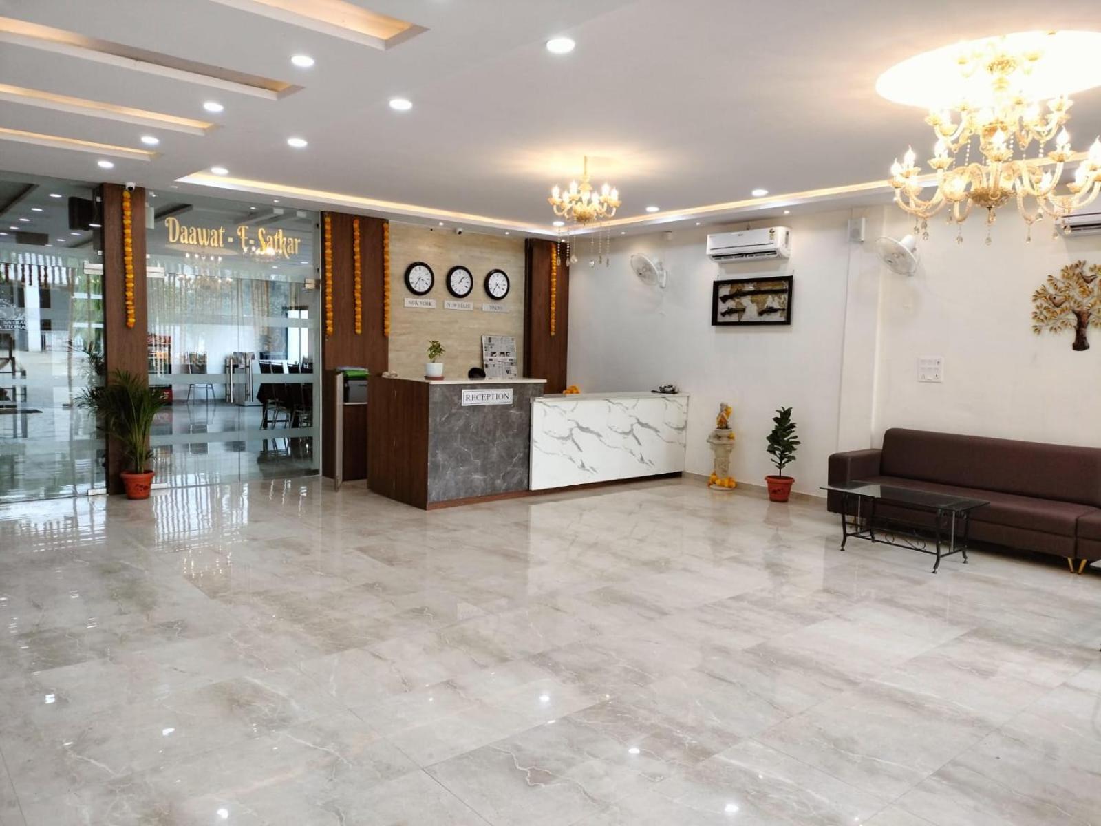 Hotel Satkar International Chhindwāra Exterior photo